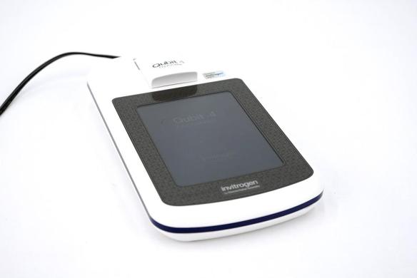 Thermo Scientific Qubit 4 Fluorometer Invitrogen Q33226-cover