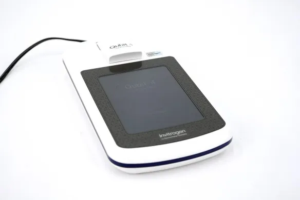 Thermo Scientific Qubit 4 Fluorometer Invitrogen Q33226