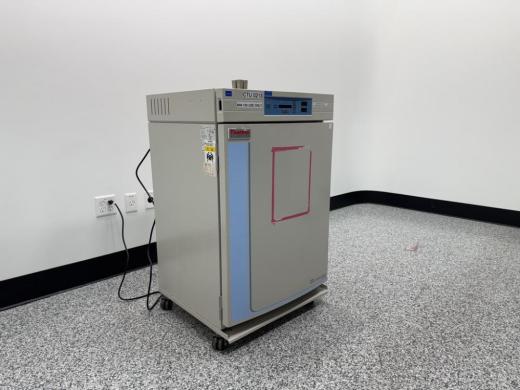 Thermo Fisher Scientific Forma Series II Model 3110 Water Jacketed CO2 Incubator for Cell Culture-cover