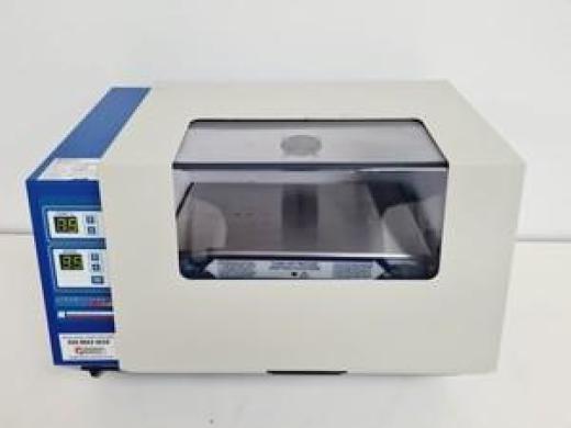 Scientific Industries Incubator-Genie SI-1403 Shaking Incubator Lab-cover