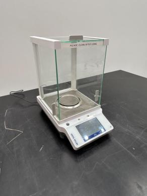 Mettler Toledo XSR105DU Analytical Balance-cover