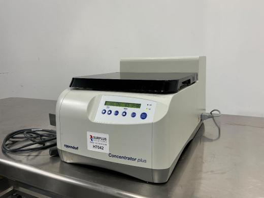 Eppendorf 5305 Concentrator Plus Vacuum Sample Concentrator with Digital Control-cover