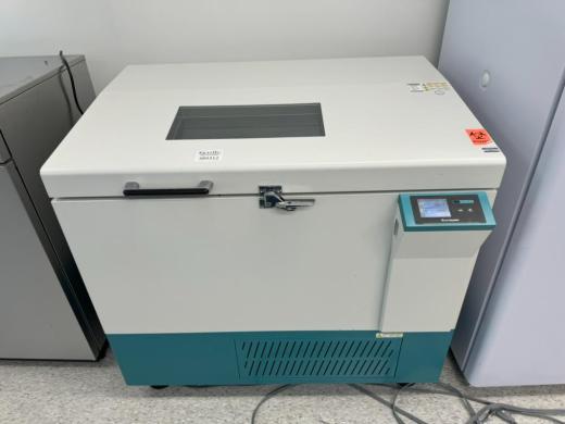 Lab Companion Incubator Shaker for Controlled Temperature and Agitation-cover