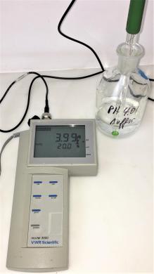 VWR 3000 Portable pH Meter with Hanna HI 1110B Electrode-cover
