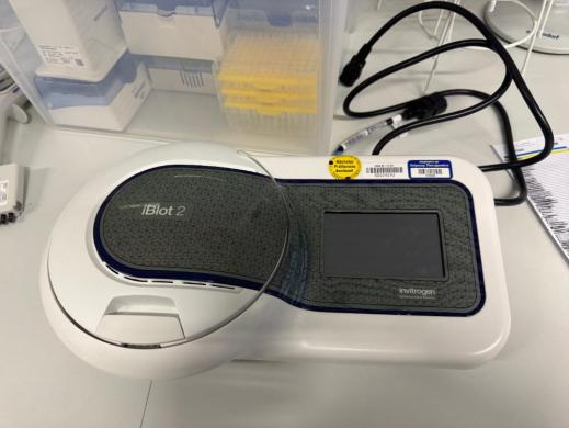 Invitrogen iBlot 2 Semi-Dry Gel Protein Transfer Device-cover