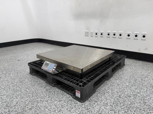 Spectrum Laboratories Permeate Floor Scale with Digital Control Panel-cover