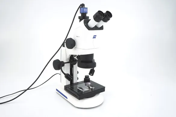 Zeiss Stemi 508 Trinocular Stereo Microscope with Axiocam 105 Color Camera, 6.3–50x, K Stand, EDU