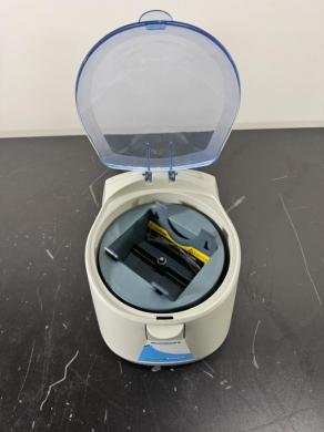Benchmark Scientific PlateFuge Microplate Centrifuge with Clear Lid and Single Rotor Chamber-cover