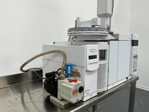 Agilent 7890A Gas Chromatograph with 5975C inert XL EI/CI Triple-Axis Detector Mass Spectrometer-cover