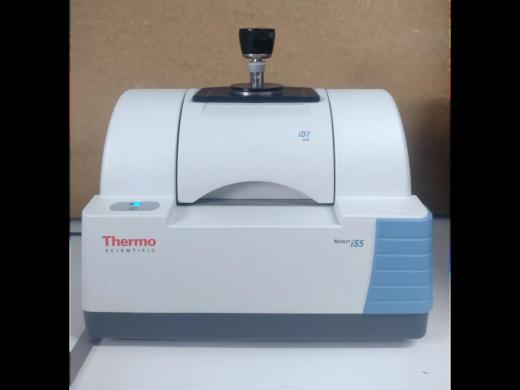 Thermo Fisher Nicolet iS5 FTIR Spectrometer with iD7 Diamond ATR Accessory-cover