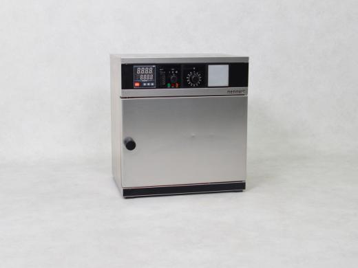 Memmert UE200 Laboratory Drying and Convection Oven with AX Controller