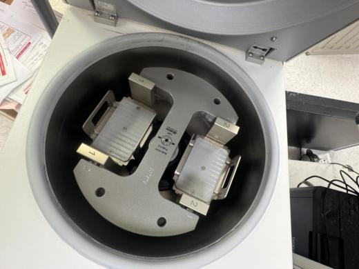 Hettich Universal 320 High-Speed Benchtop Centrifuge with Digital Control Panel-cover