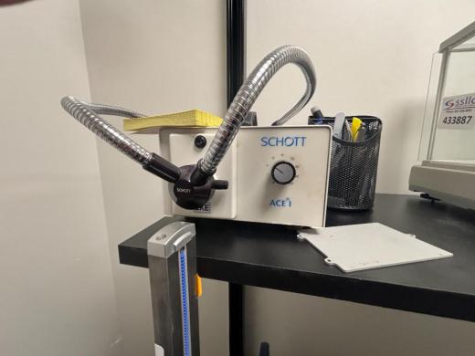 Schott ace 1 Benchtop Laboratory Light Source with Dual Flexible Light Guides-cover