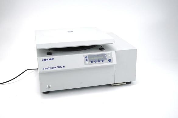 Eppendorf 5810R Refrigerated Benchtop Centrifuge with A-4-81 4x MTP Rotor-cover