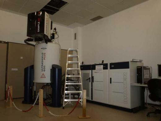 Bruker Avance DRX-600-cover