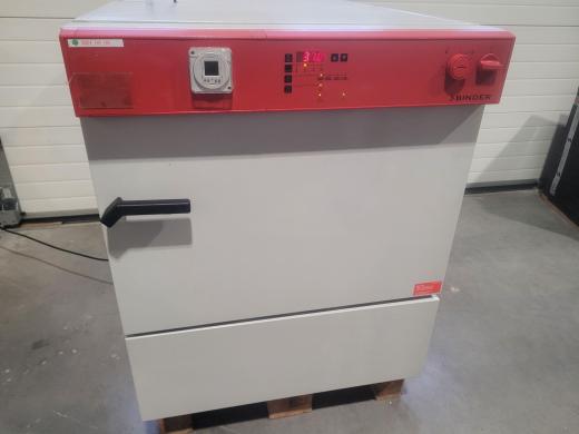 BINDER KB-115 refrigerated incubator / drying oven with forced convection 100°C-cover