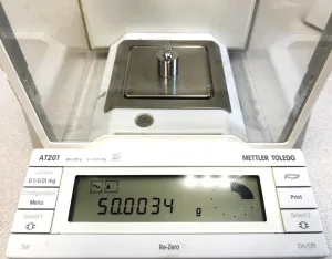 Mettler Toledo AT201 Analytical Balance with 205g Capacity and 0.0001g Readability, 3 of 10