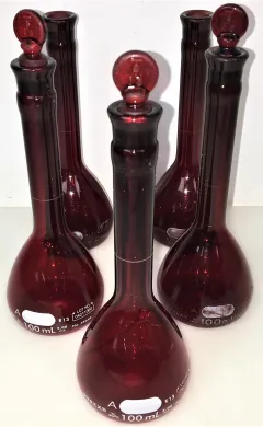 Class A 100mL Amber Borosilicate Volumetric Flask, Corning PYREX or Equivalent