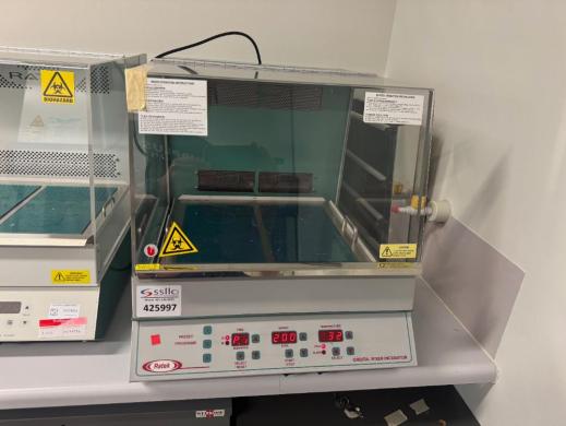 Ratek OM11 Orbital Mixer Incubator with Temperature Control and Orbital Shaking Platform-cover