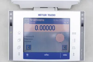 Mettler XP205 Analytical Balance with Bluetooth and Density Determination, 3 of 3