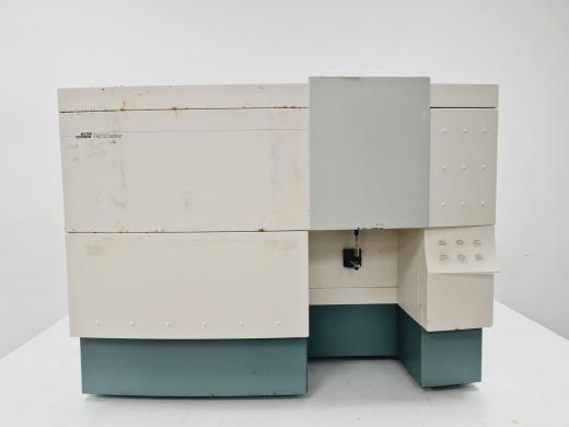 BD FACSCalibur Flow Cytometer System Lab-cover