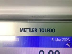 Mettler Toledo XP4002S High-Capacity Precision Laboratory Balance with Touchscreen, 8 of 10