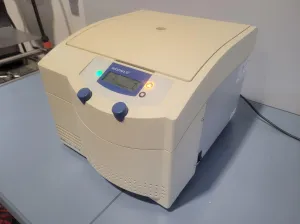 SIGMA 2-6 Benchtop Centrifuge with Free-Swivel Rotor 11030, 2 of 8