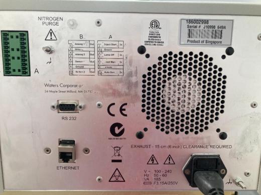 Waters Alliance e2695 High-Performance Liquid Chromatography System with UV Detection and Column Heater-cover