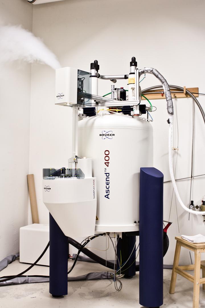 Bruker Avance III 400