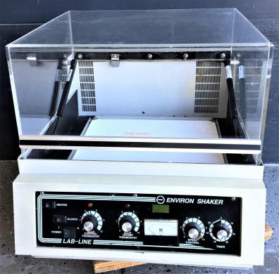 Lab-Line 3528-5 Environ-Shaker Incubating Orbital Shaker with Temperature Control-cover