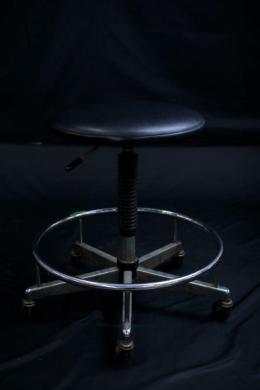 Kokuyo 4915 Round Seat Laboratory Stool with 39cm Diameter Seat-cover
