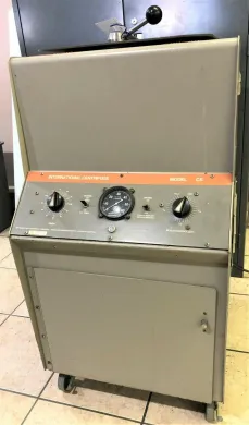 IEC CS Floor Centrifuge with IEC 907 Swing-Out Rotor (6 x 100 mL)