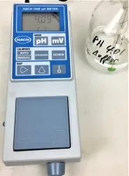 Hach ONE (43800-00) Portable pH Meter with New Electrode, 2 of 10