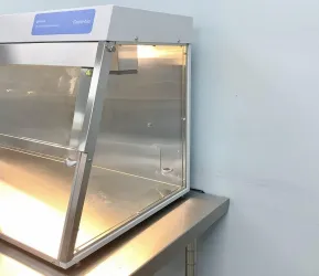 Grant Bio UV PCR Cabinet UVT-S-AR with Integrated UV Decontamination and Timer for PCR Workflows, 3 of 10