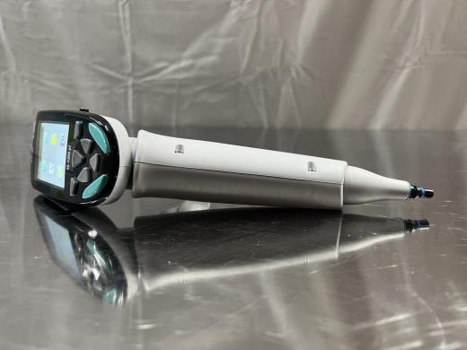 Thermo Scientific 4670040BT Single-Channel Adjustable Volume Pipettor 15-1250 µL-cover