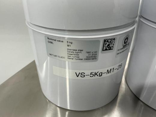 METTLER TOLEDO 5 kg Nominal Calibration Weight Set of 5 Pieces, Model 30406482-cover