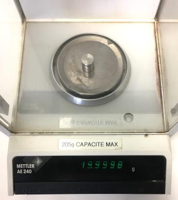 Mettler Toledo AE240-S Analytical Balance (205g x 0.1mg)-cover