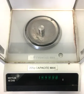 Mettler Toledo AE240-S Analytical Balance (205g x 0.1mg)