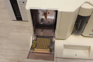 Luminex 100 Flow Cytometry System, 3 of 5