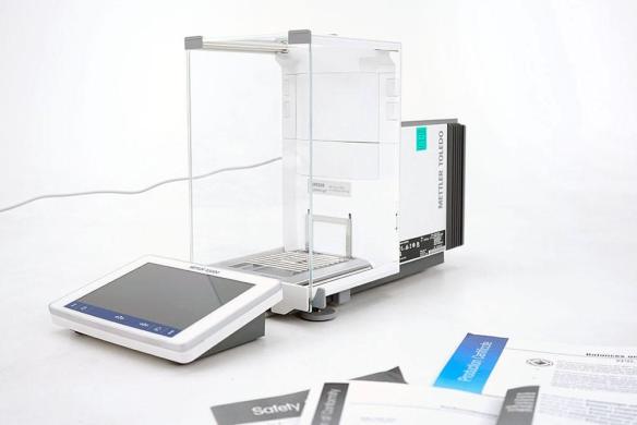 Mettler Toledo XPR226DR Dual-Range Analytical Balance, 121/220 g, 0.005/0.01 mg, 2023-cover
