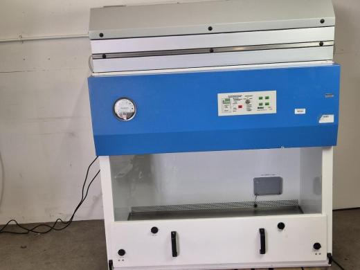 Walker Class II Biological Safety Cabinet with HEPA Filtration and UV Sterilization-cover