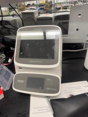 Invitrogen E-Gel Power Snap Plus Integrated Electrophoresis and Gel Imaging System-cover