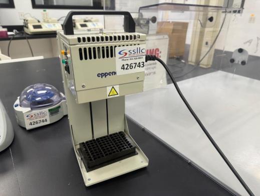 Eppendorf Heat Sealer Model 5390 for Reliable Microplate Sealing-cover
