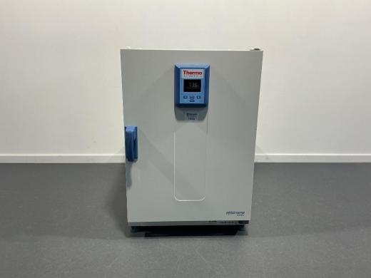 Thermo Scientific Heratherm IGS180 Digital Laboratory Incubator for Precise Temperature Control-cover