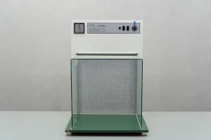 Spruyt-Hillen HLF22a Horizontal Laminar Flow Dust Extraction Cabinet, 2 of 2