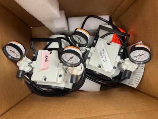 Welch Vacuum Pump Model 2522B-01 with Integrated Pressure Gauges and Control Valves-cover