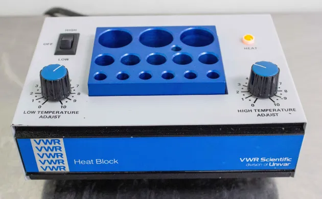 VWR Laboratory Dry Bath Heat Block 13259-005 with 5°C to 150°C Temperature Range and ±2°C Stability