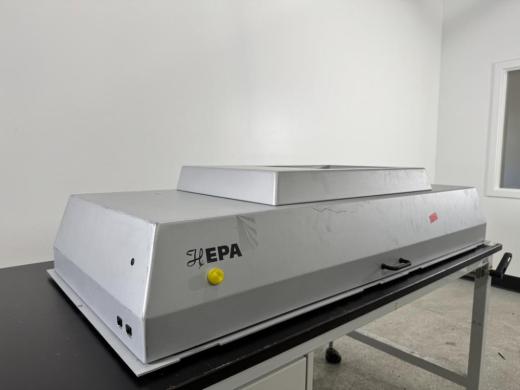 Hamilton HEPA 5' Filter Hood for Clean-Air Laboratory Work-cover