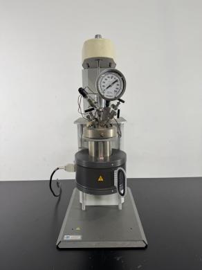 Parr Instrument Company Benchtop Pressure Reactor Model 4525-cover