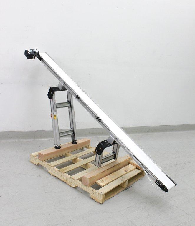 Dorner 2200 Series End Drive Belt Conveyor Model 75009262 120V 50Hz/60Hz Automated System